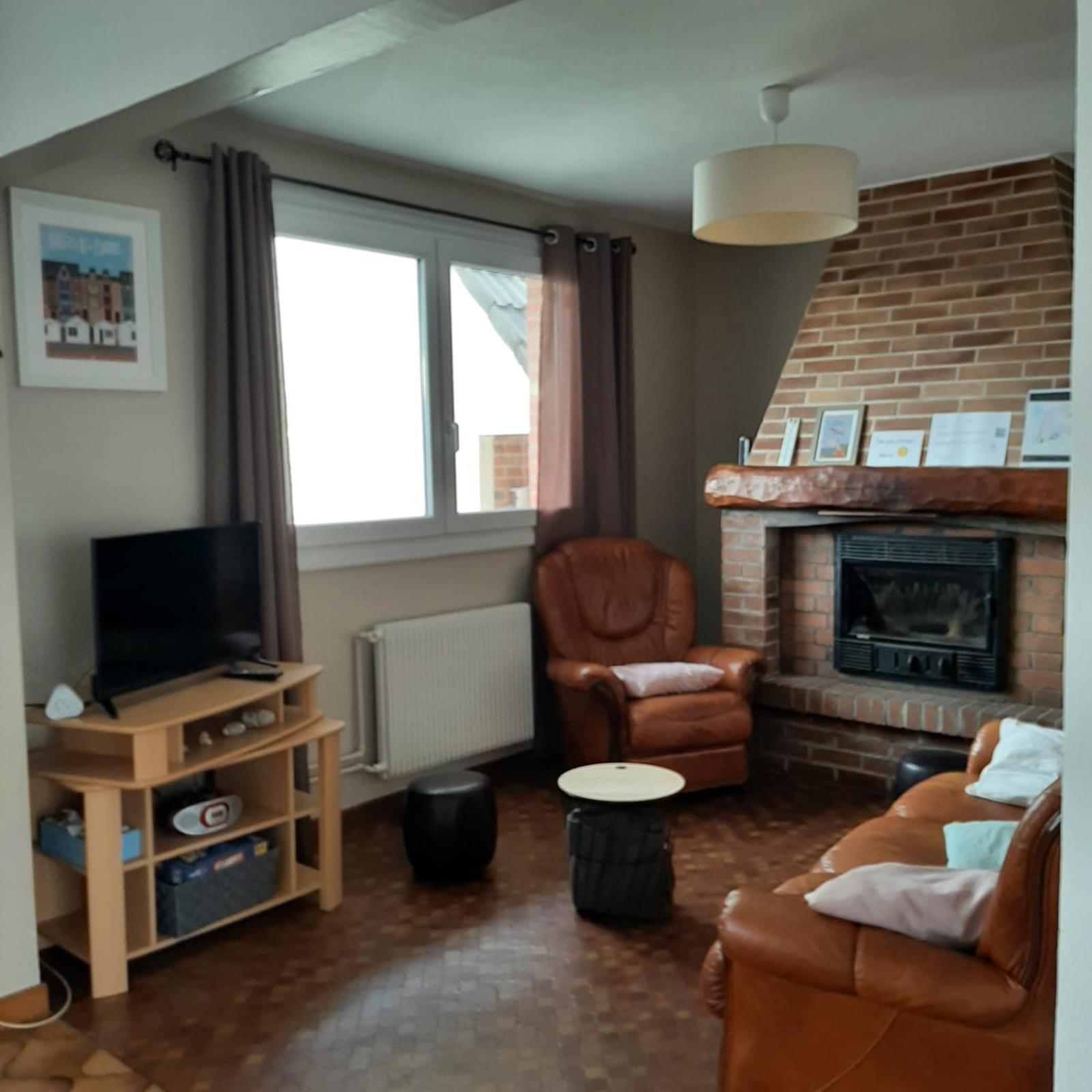 Md 52 - Charmante Maison Avec Terrasse *